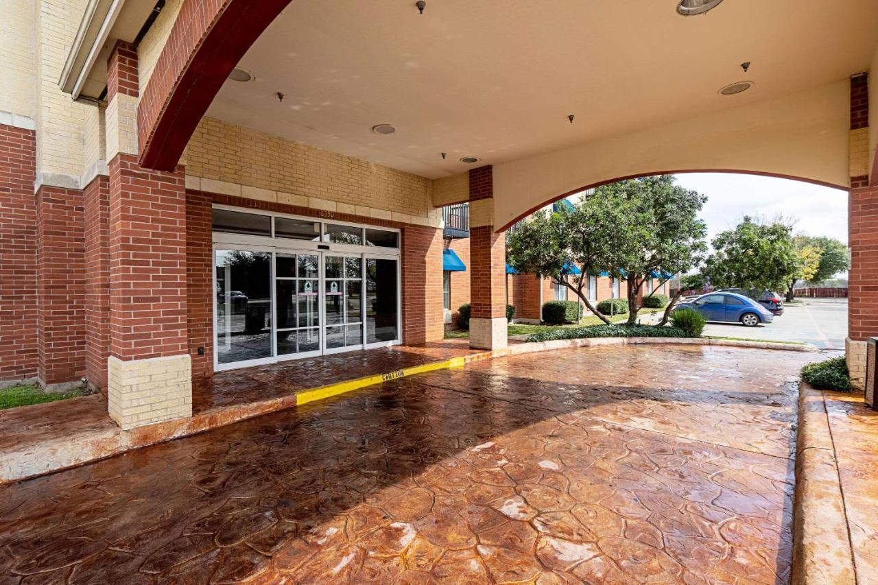 Quality Suites San Antonio Northeast Εξωτερικό φωτογραφία