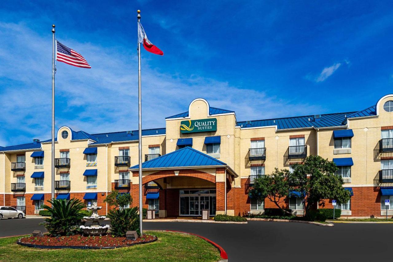 Quality Suites San Antonio Northeast Εξωτερικό φωτογραφία
