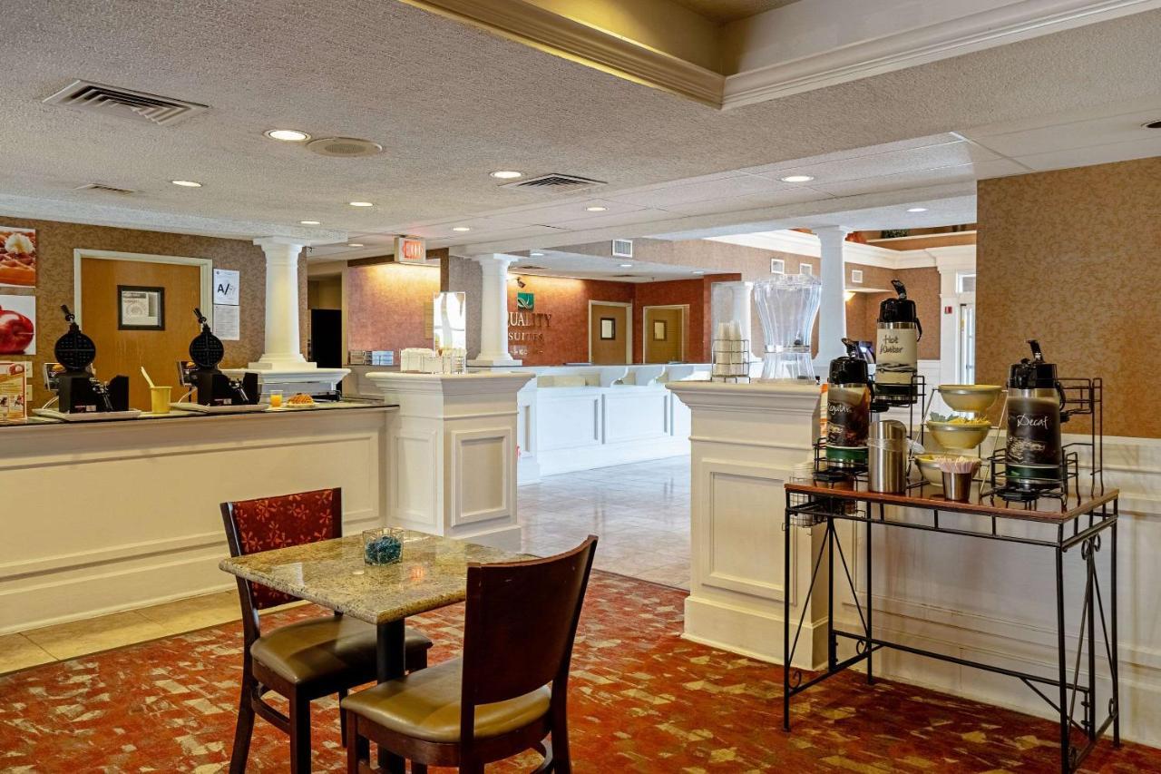 Quality Suites San Antonio Northeast Εξωτερικό φωτογραφία